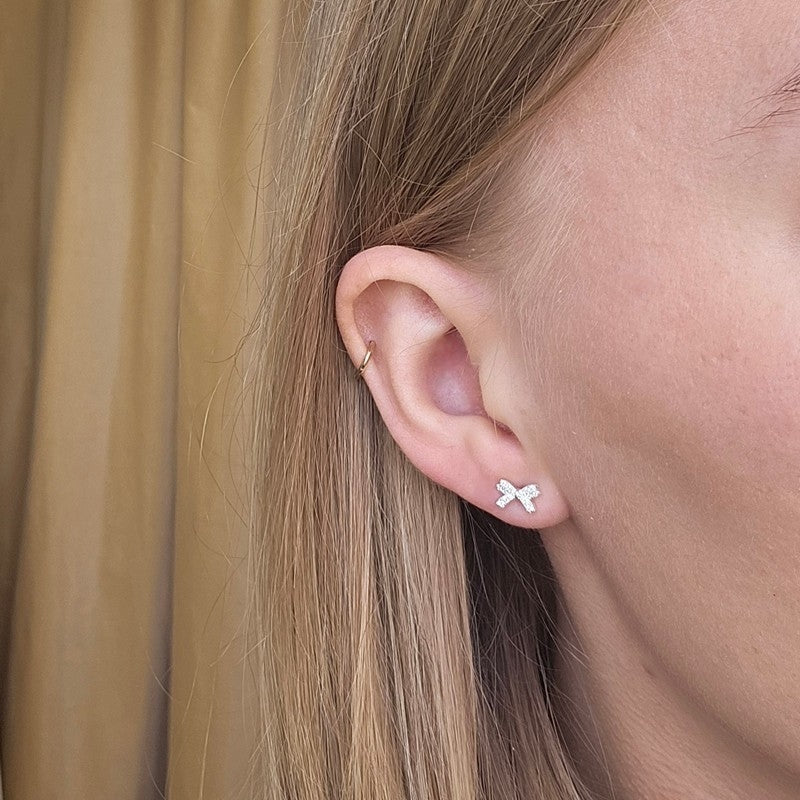Aqua Dulce - Darling Bow Earstud i sterlingsølv