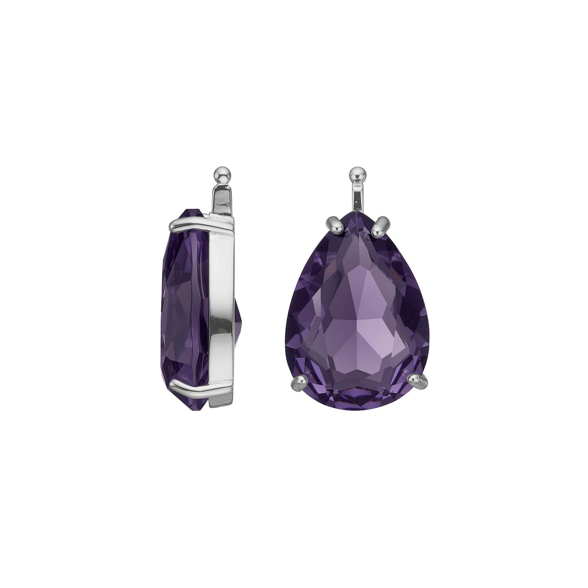 Heide Heinzendorff glas facet-vedhæng i sølv måler 13x18 mm og er udformet som et elegant system-vedhæng med en dråbeformet, facetslebet lilla glassten i sølvfatning.