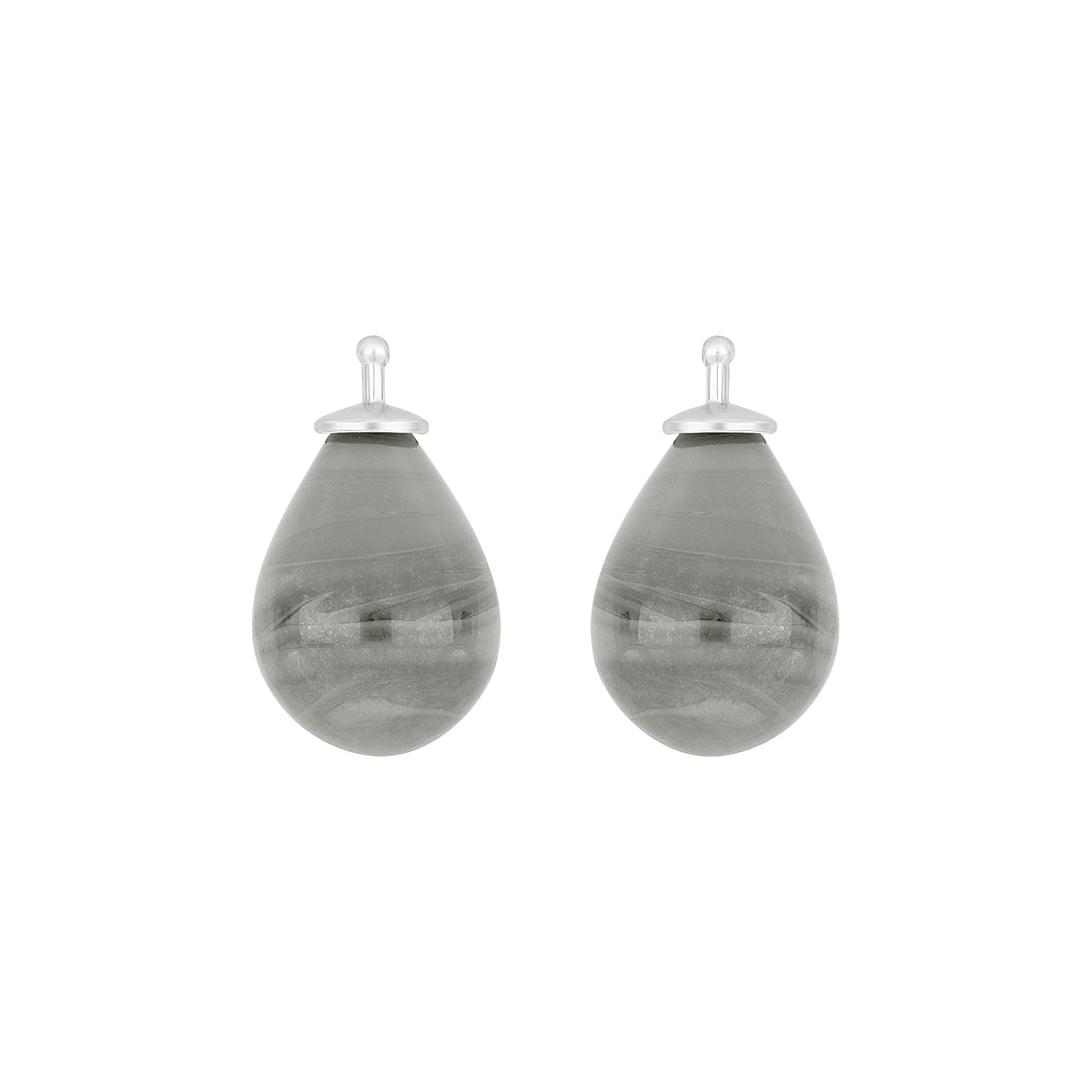 Heide Heinzendorff Bøhmisk kvartsglas øreringe-vedhæng i rhodineret sølv med kvartsdråber på 9x14 mm.