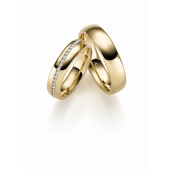 Gerstner vielsesringe i 9 eller 14 kt. guld med 46 brillanter og blank overflade