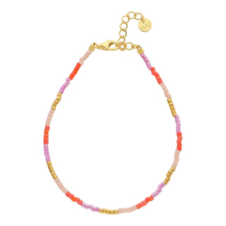 Nuni Copenhagen Kira Coral Love armbånd med rosa, pink og lilla perler i forgyldt sølv