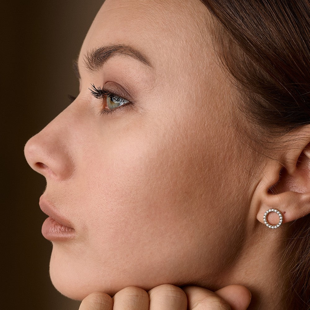 Nuran - Cirkel Diamantøreringe i 14 kt guld m i alt 0,36ct.
