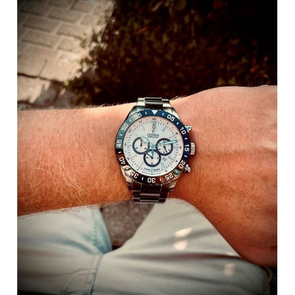 Festina Chrono Ceramic herreur i stål med hvid urskive – nærbillede af detalje