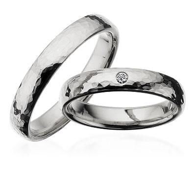 Vielsesringe - Hvidguld 14 kt hamret i 4 mm (med eller uden brillant)