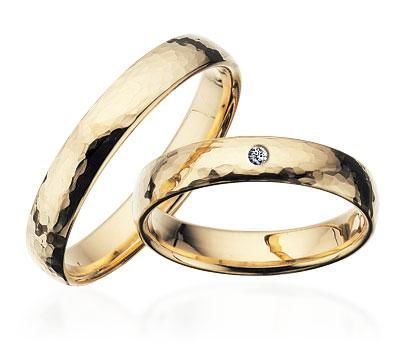 Vielsesringe - Guldringe 8-14 kt. hamret 4 mm (med eller uden brillant)