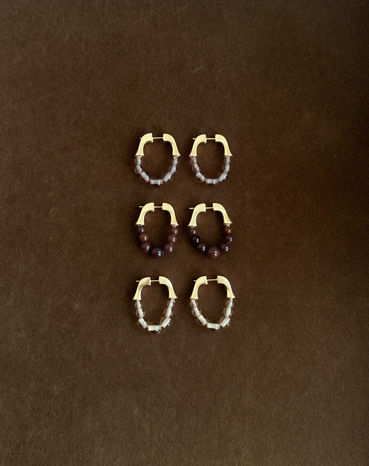 Pico Copenhagen Phoebe hoops i forgyldt messing i flere farver inkl. Espresso
