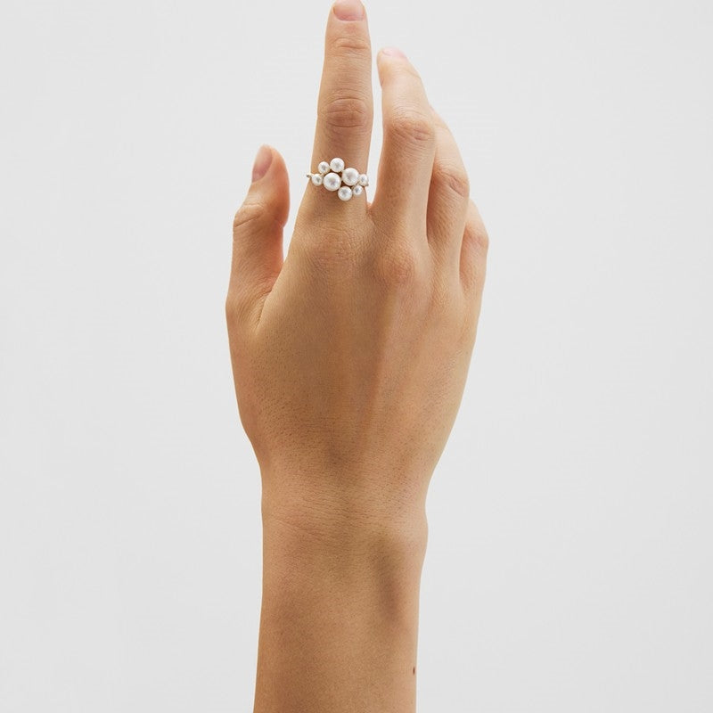 Blossom ringen fra Pernille Corydon er en elegant ring i sølv 2