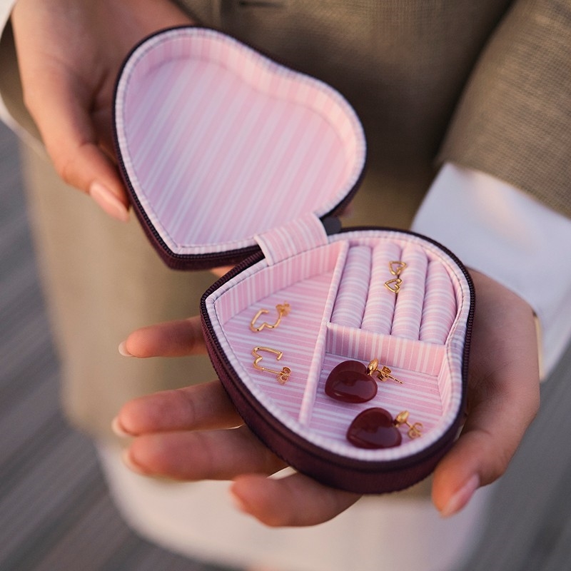 Maanesten smykkeskrin Maanesten smykkeskrin