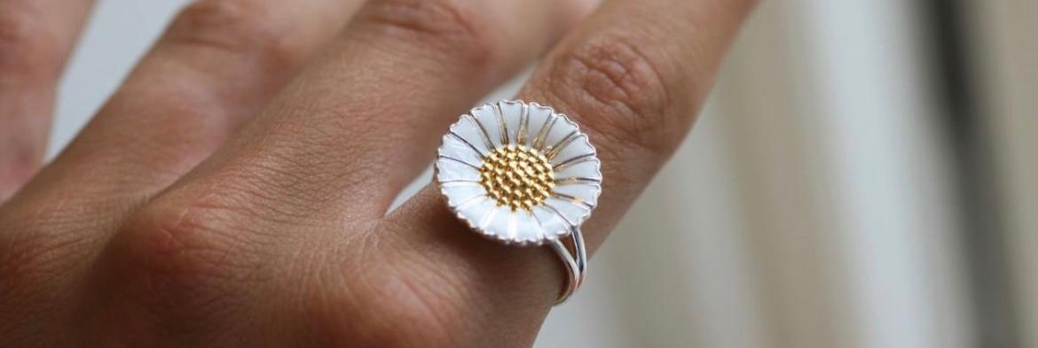 Margueritsmykker i klassisk design | Guldcenter