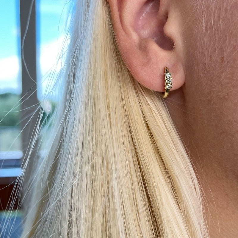 Kleopatra diamant creoler i 14 kt. guld m 0,20