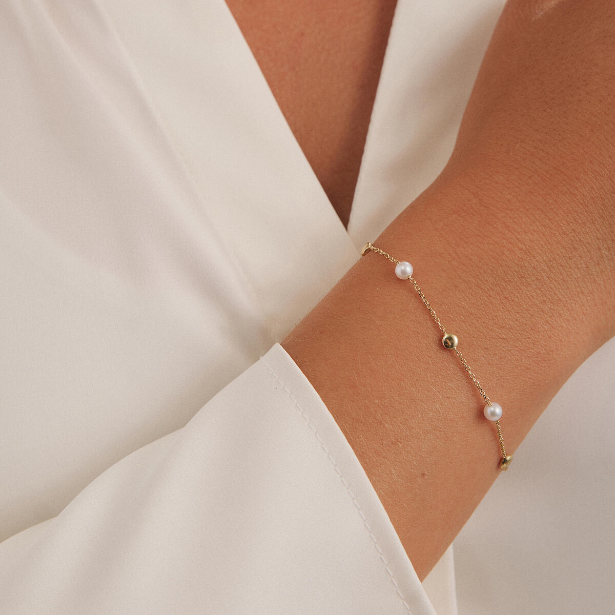 LUNA armbånd på model, Mads Z
