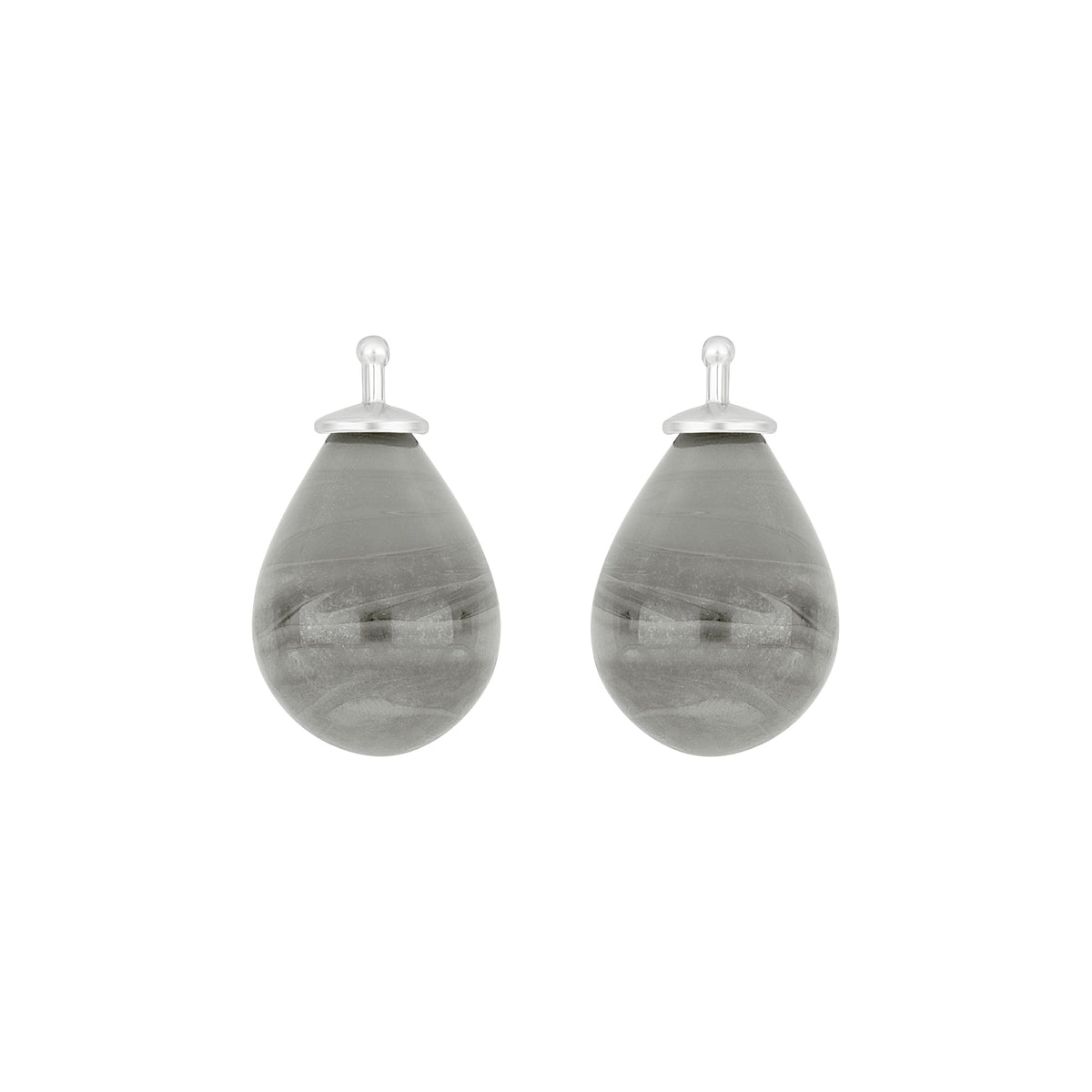 Heide Heinzendorff Bøhmisk kvartsglas øreringe-vedhæng i rhodineret sølv med kvartsdråber på 9x14 mm.
