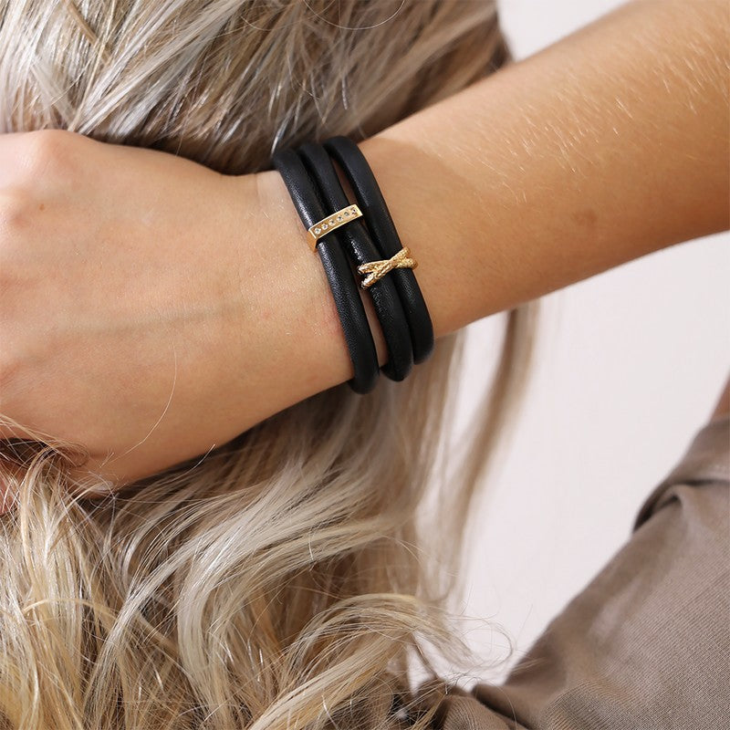 Christina Collect DOUBLE CHARM i forgyldt til læderarmbånd
