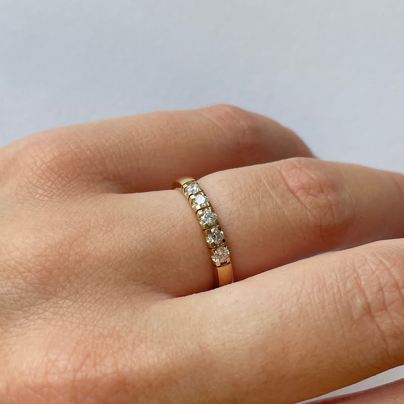 Grace Alliance ring i 14 kt. guld m 5x0,07ct