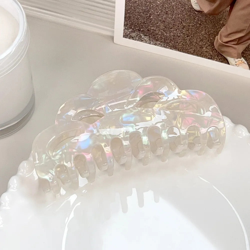 Stor transparent hårklemme i akryl med iriserende skær