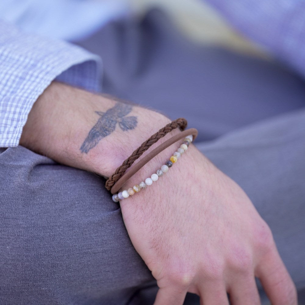 SON of NOA - Herrearmbånd med bambus jaspis vist på model