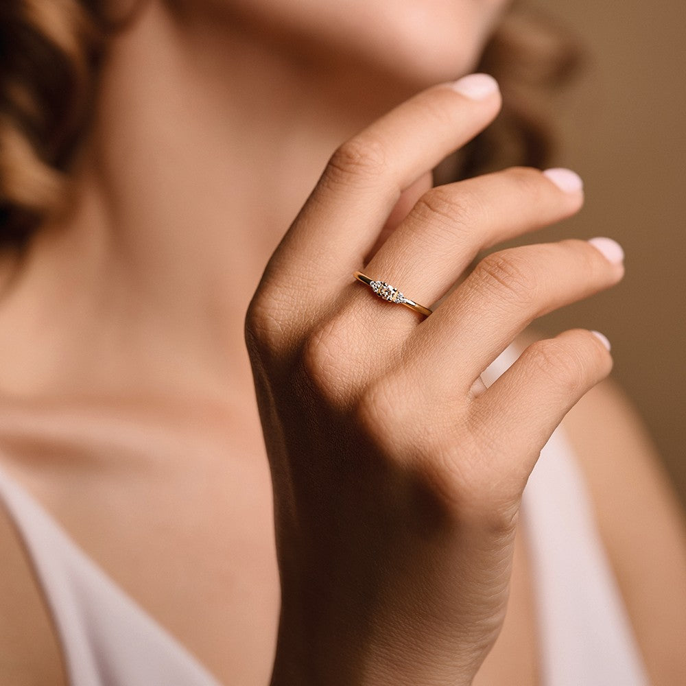 Nuran - Champagne ring i 14 kt guld med i alt 0,21ct