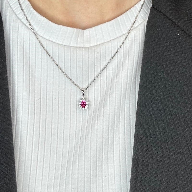 Sølv vedhæng m. zirkonia og pink safir incl. kæde