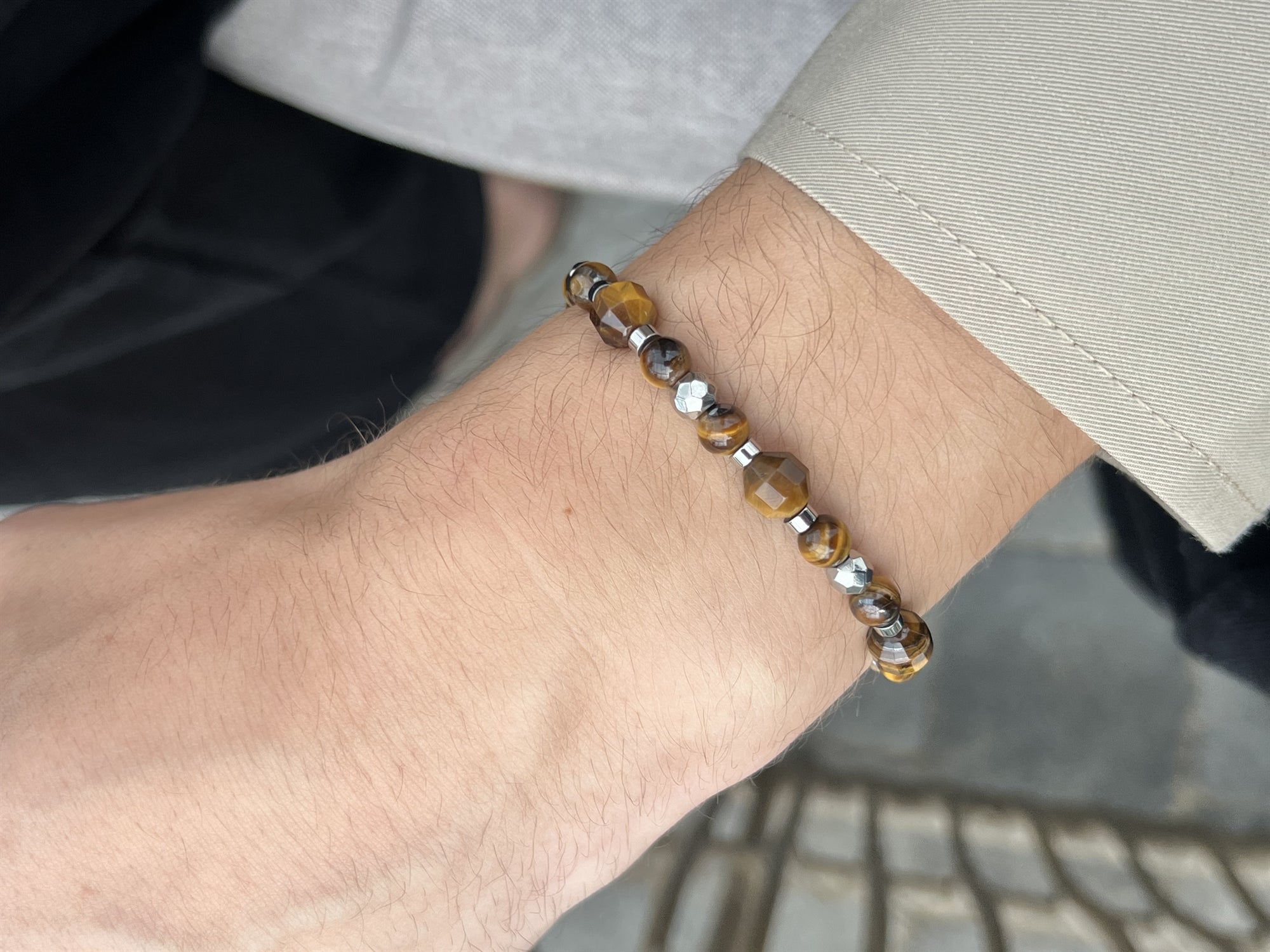 Rico's armbånd med perler i gul tigerøje RC518S
