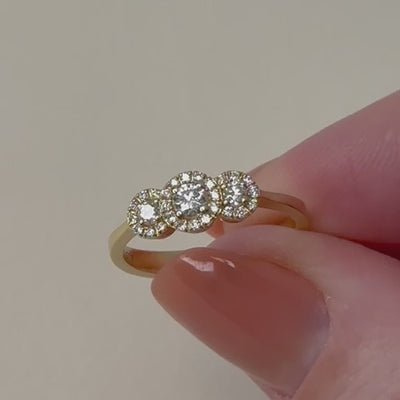 Nuran Cordelia diamantring i 14 kt guld med 0,41 ct brillanter – set fra siden