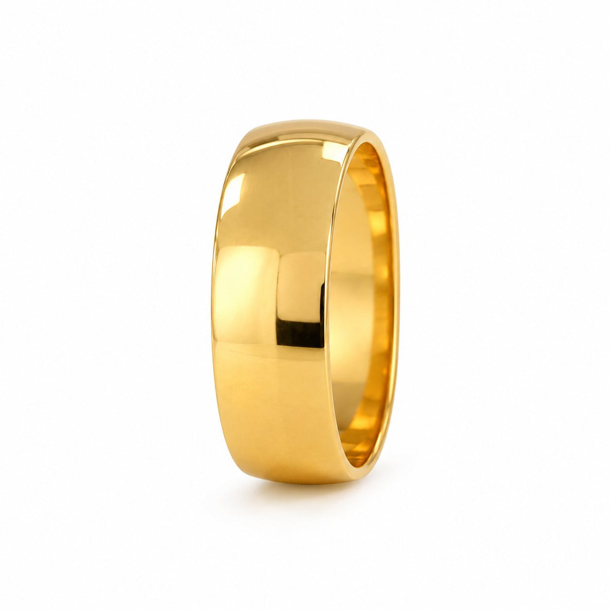 Rico's glatte ring i 8 mm forgyldt stål med afrundet profil på hvid baggrund